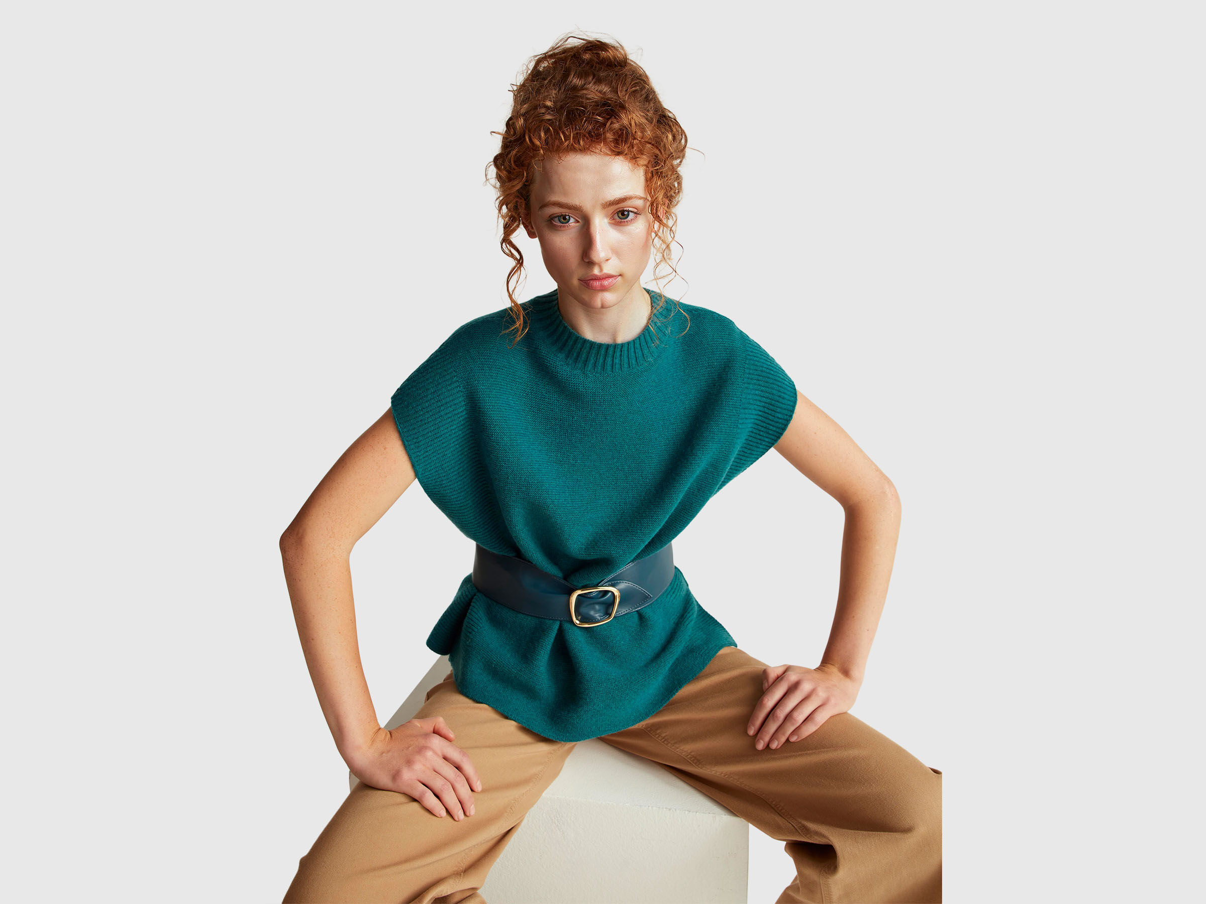 SLEEVELESS SWEATER Women image number 3